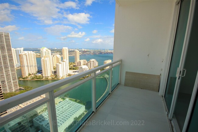 Building Photo - 950 Brickell Bay Dr