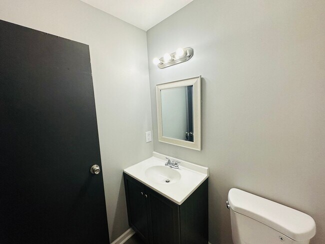 Building Photo - Experience Luxury Living at Bellagio Living II: Modern Apartments in Lawrence, Indiana