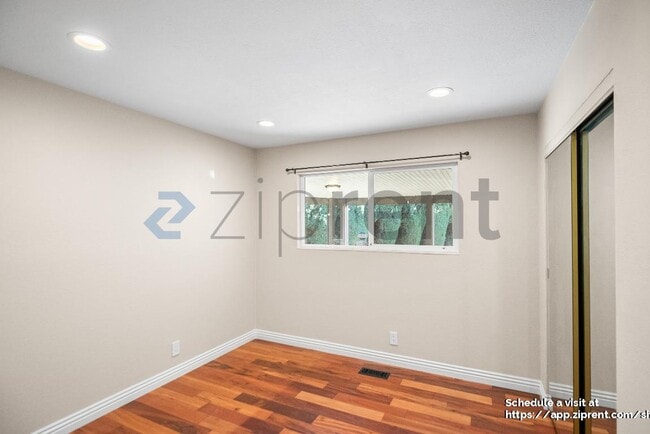 Building Photo - 41098 Bairo Ct