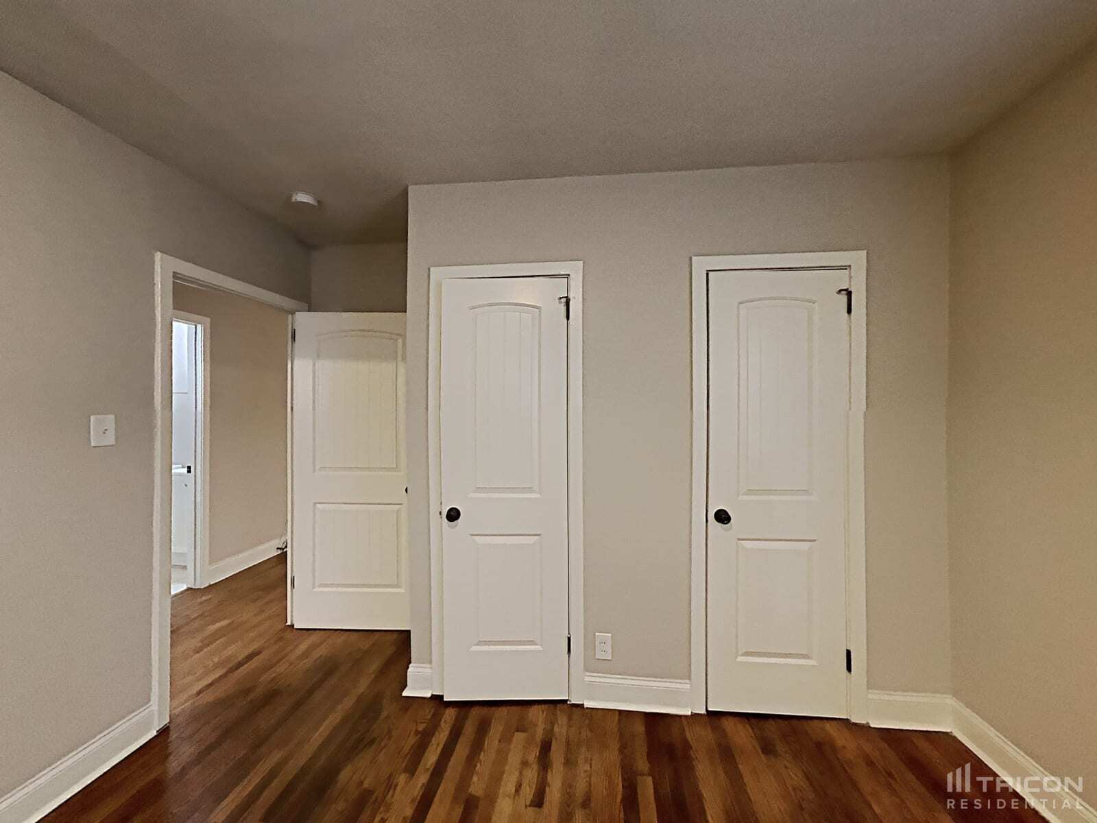 Building Photo - 3226 Draper Ave