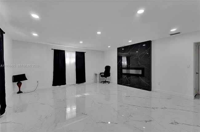 Building Photo - 860 NW 207th St