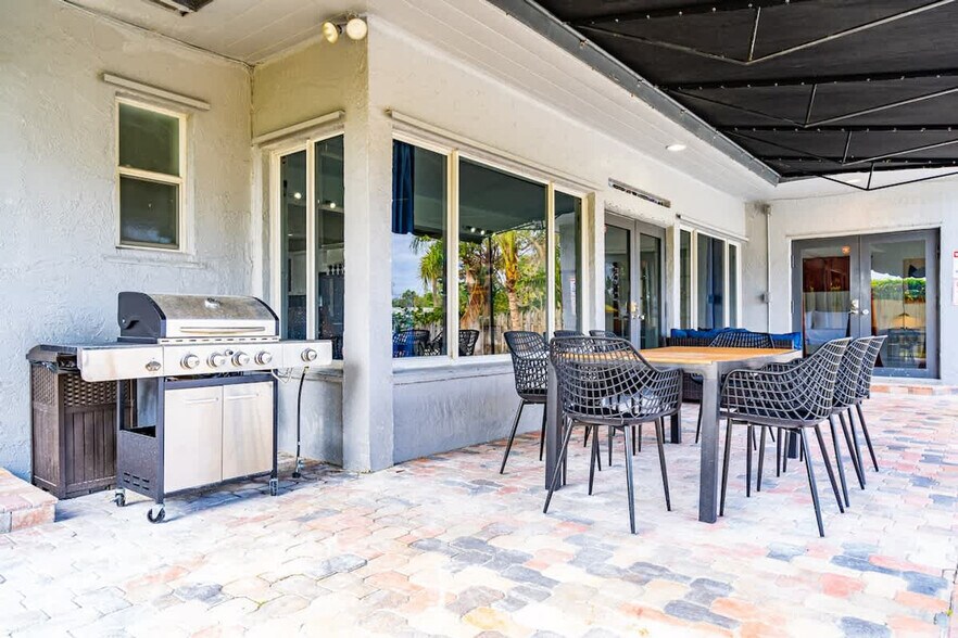 Building Photo - 1712 NE 18th Ave