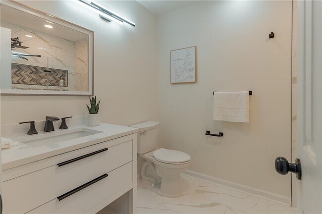 Building Photo - 2708 Spencers Trace NE