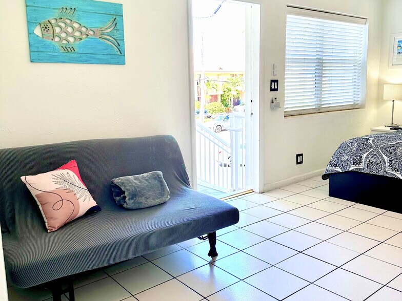 Building Photo - 322 Oregon St