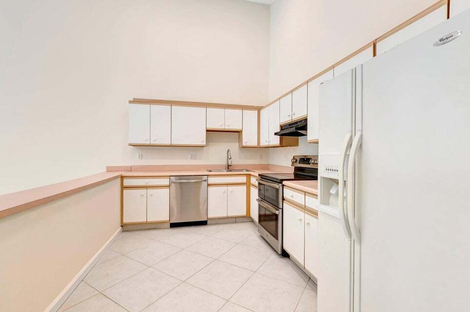Building Photo - 3121 Florida Blvd