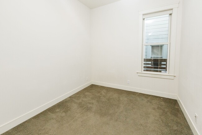 Building Photo - 972 Dolores St