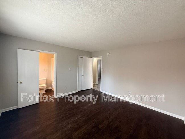 Building Photo - 3221 Dearborn Dr