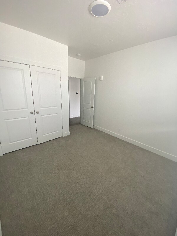 Building Photo - 5801 S Garnet Dr