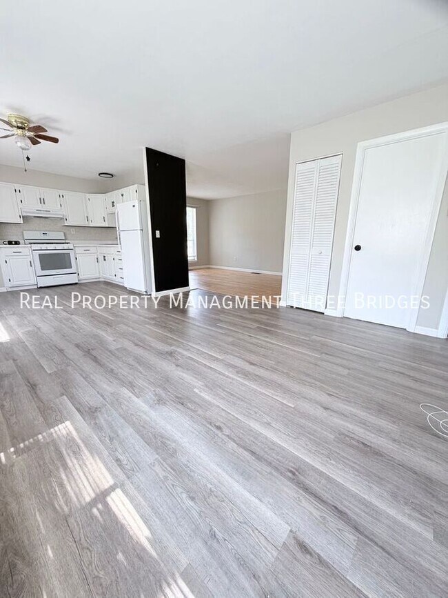Building Photo - 5245 Ville Anita Ct