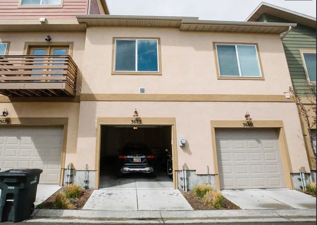 Building Photo - 3 Bed/2 Bathroom house in South Jordan