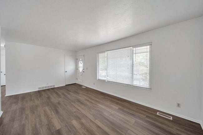 Building Photo - 4144 Bannock Dr