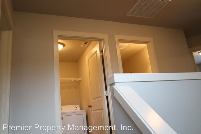 Building Photo - 205 Cloverdale Rd