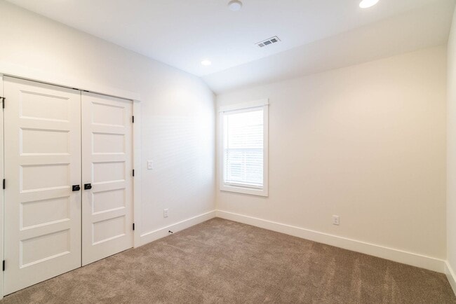 Building Photo - COMING SOON! 3 Bed/4 Bath Buena Vista 3 Story Townhouse-Rooftop level with Downtown Views!!
