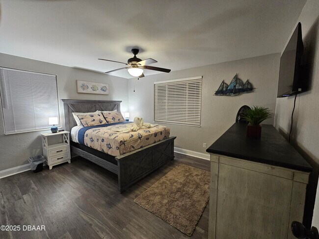 Building Photo - 62 Rivershore Dr