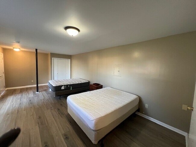 Building Photo - Cute Efficiency Apartment Located in Lake Charles