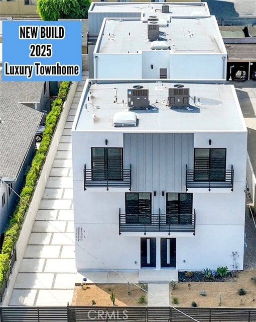 Building Photo - 1215 N Kingsley Dr