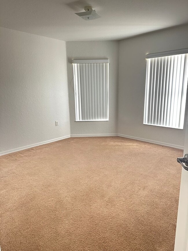 Building Photo - Marion Oaks