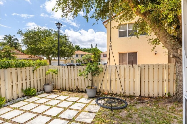 Building Photo - 14972 SW 50th Ct