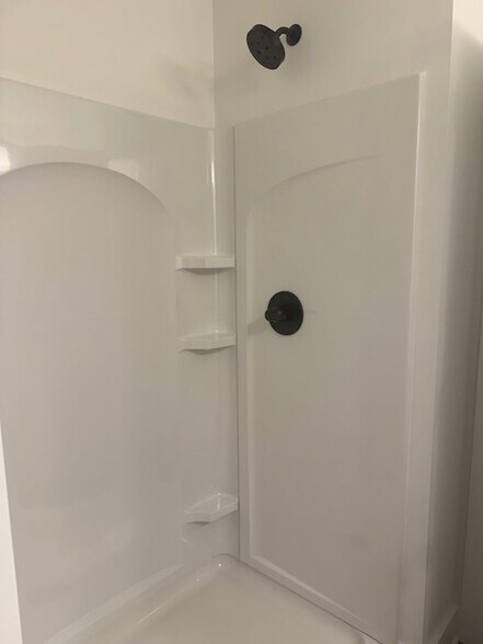 Building Photo - 150 Cherry St