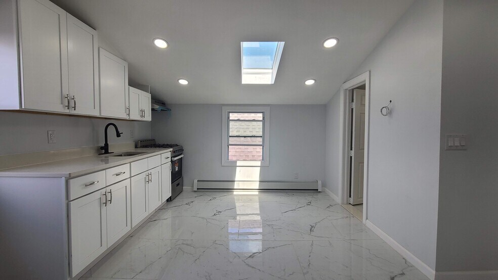 Building Photo - 213 Fowler Ave