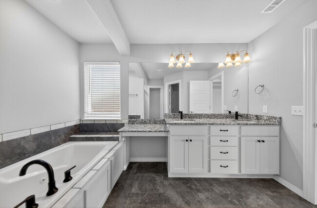 Building Photo - 4559 W Barhem Dr