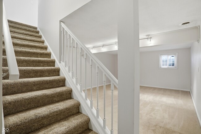 Building Photo - 4 Druid Hill Ct