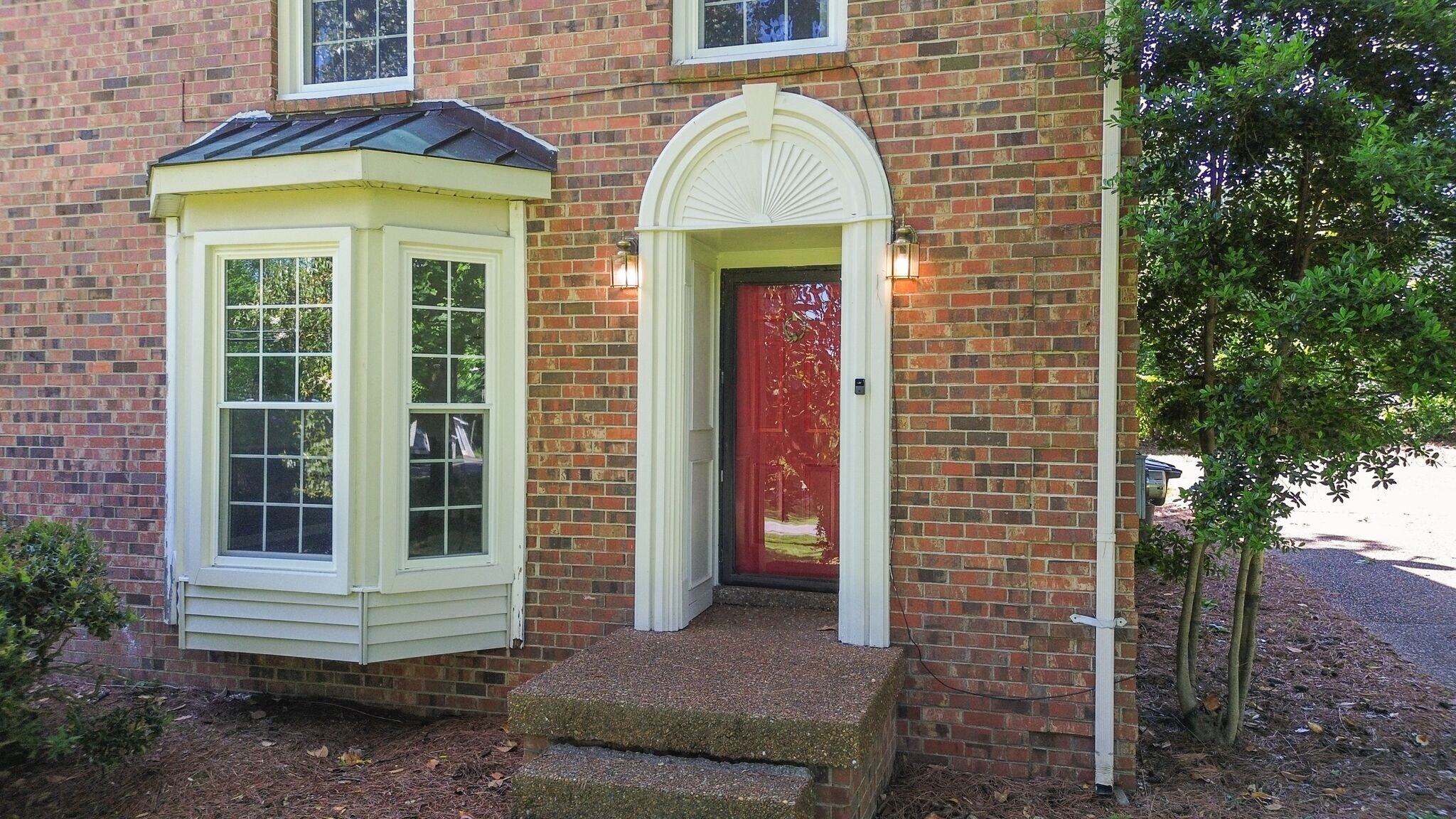 Building Photo - 4100 Lealand Ln