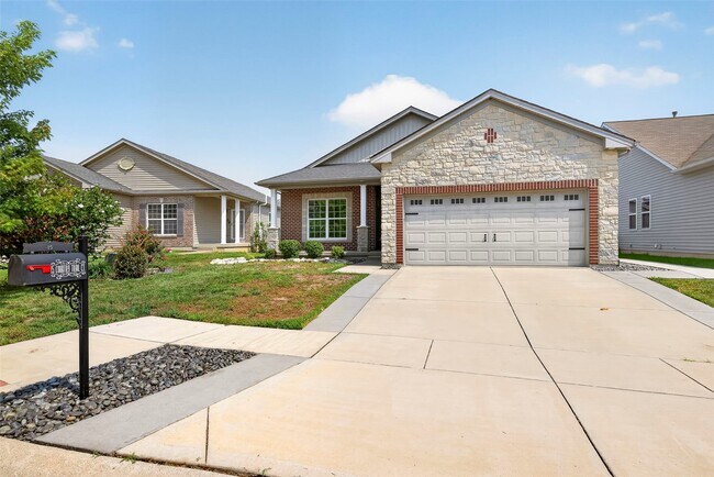 Building Photo - 15 Country Trail Ct