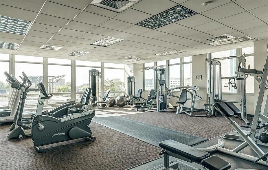 Building Photo - 4909 Laclede Ave