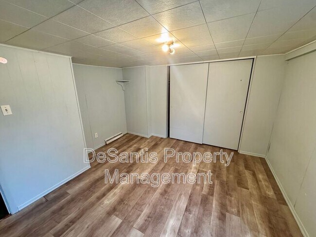 Building Photo - 474 Spang Ave