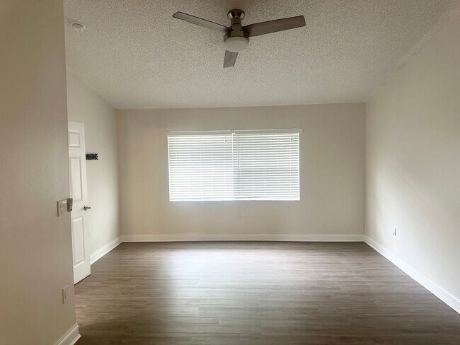 Building Photo - 8824 Coral Palms Ct