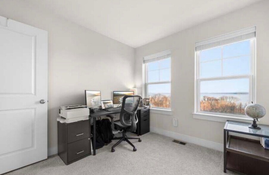 Building Photo - 1581 Sandpiper Bay Lp