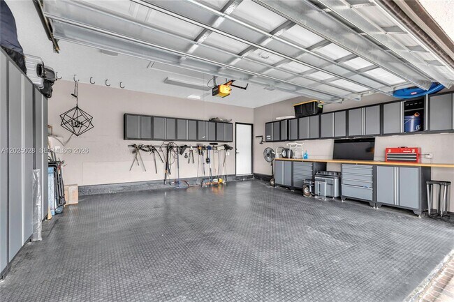 Building Photo - 950 Marina Dr