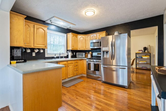 Building Photo - 306 Jason Ct