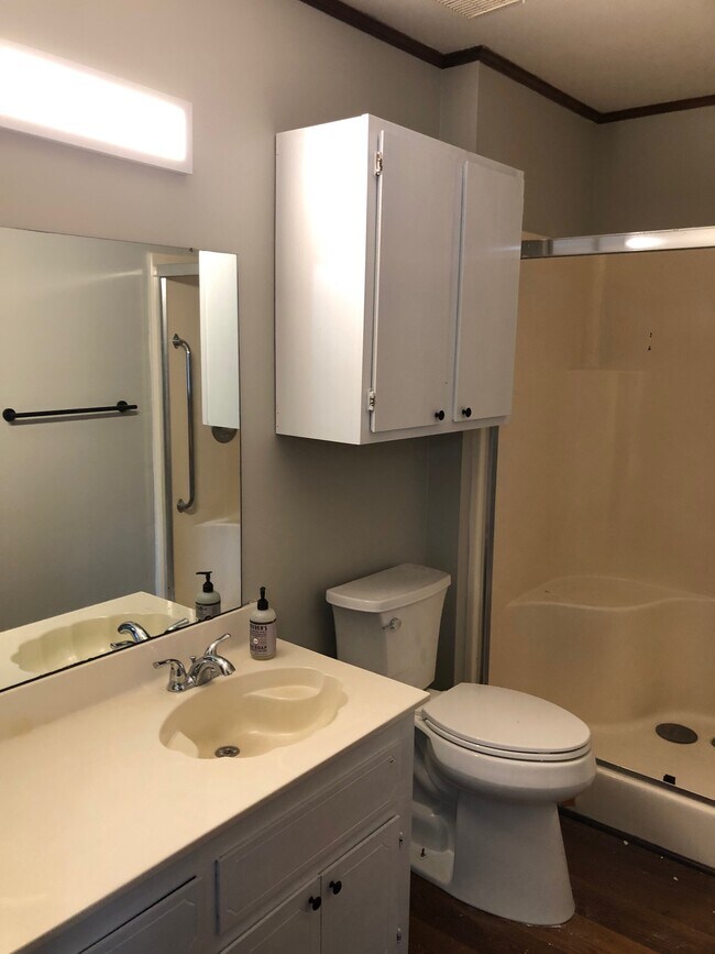 Building Photo - 826 Hillcroft Pl