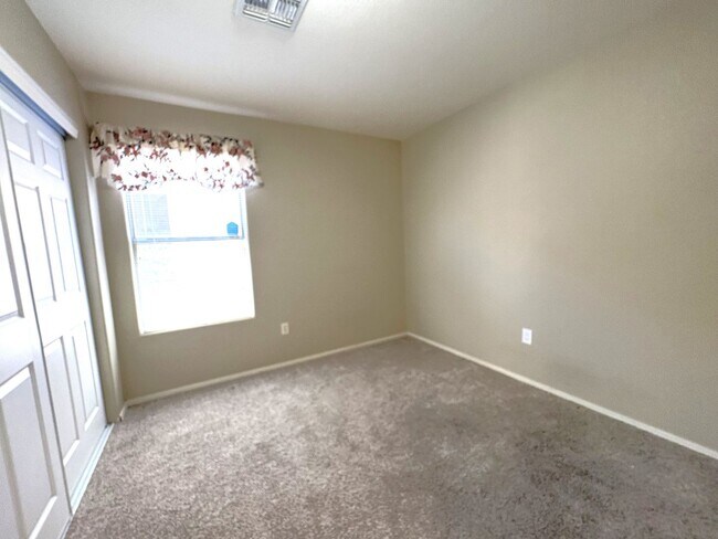 Building Photo - 4 bedroom two bath close to Cienega High S...