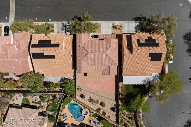 Building Photo - 10281 Wolves Den Ln