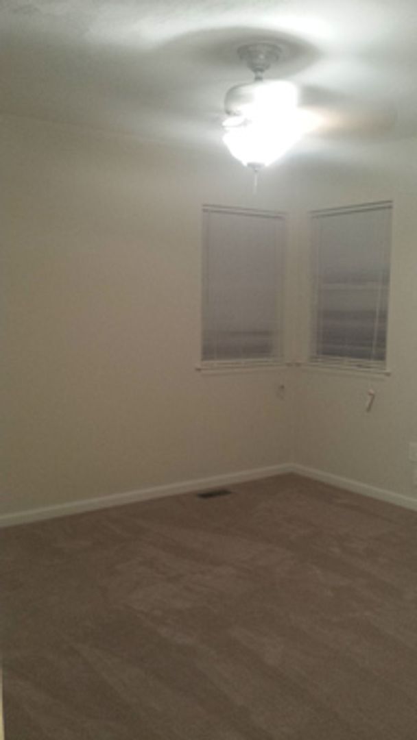 Building Photo - Beautifully Remodeled Home
