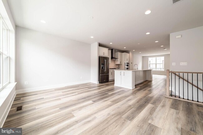 Building Photo - 6227 Almerico Pl