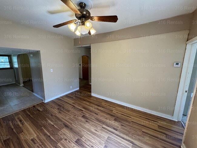 Building Photo - $850- 2 bed 1 bath - Single Family Home