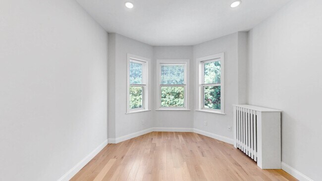 Living Room - 105-111 Queensberry Street