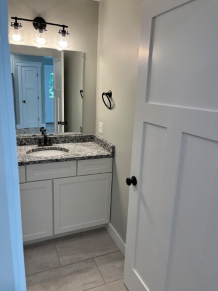 Building Photo - 49 Baribeau Dr