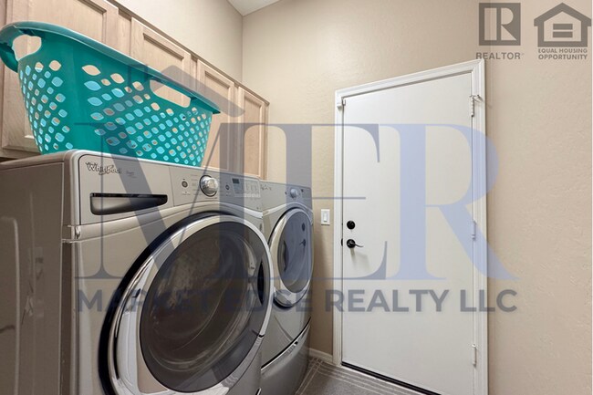 Building Photo - 3Bed/2.5Bath Home at Guadalupe/Crismon Rd! $399 MOVE-IN SPECIAL! Ready for Immediate Move-In!