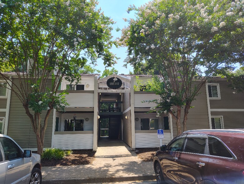 Building Photo - 600 Reusens Rd