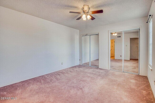 Building Photo - 6201 Escondido Dr