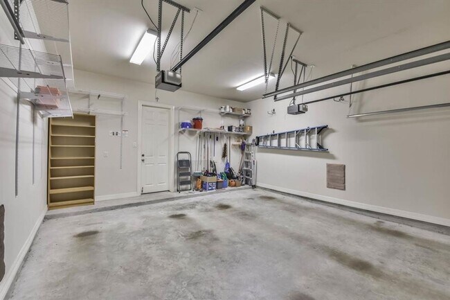 Building Photo - WestChase Fully Furnished Townhome