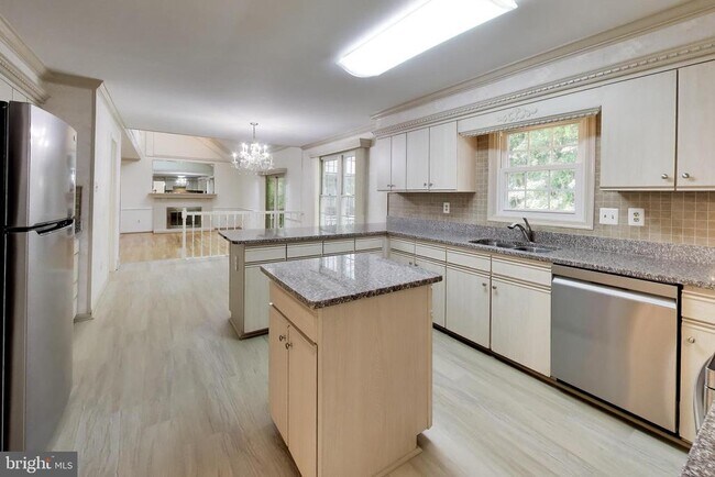 Building Photo - 14672 Brougham Way