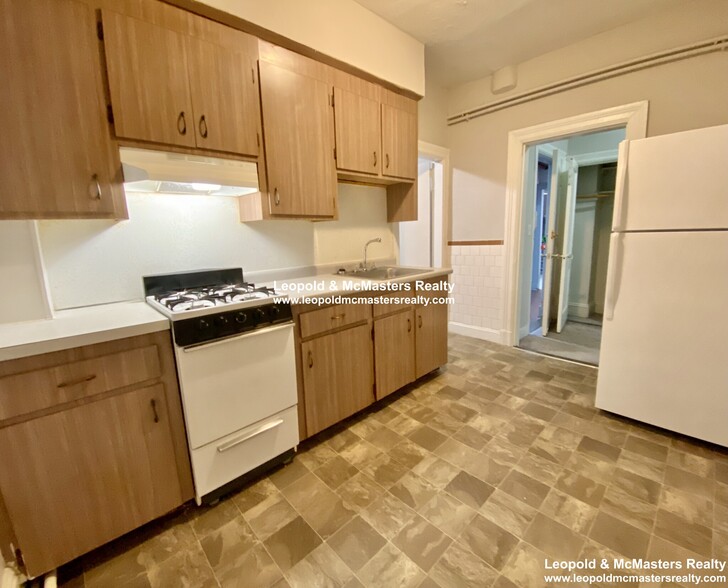 Building Photo - 49 Winship St
