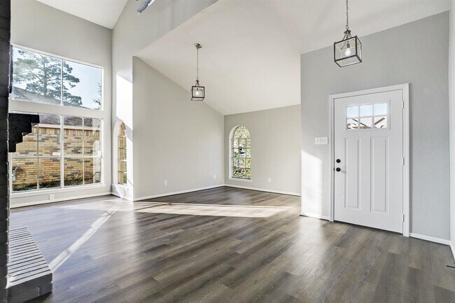 Building Photo - 15006 Elstree Dr