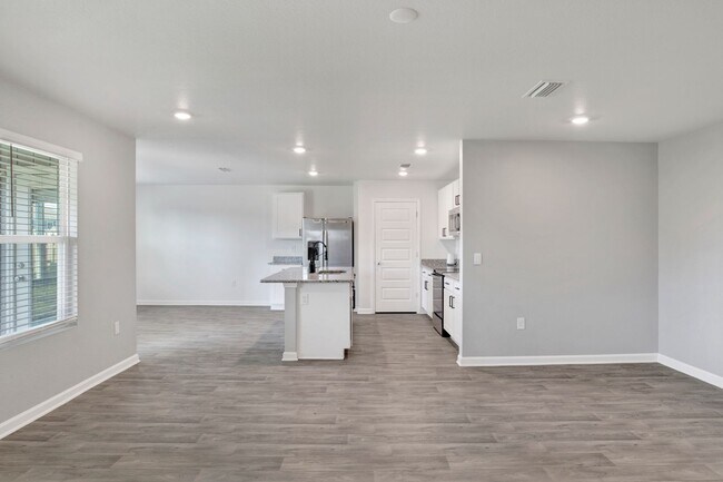 Building Photo - 2022 Built 4 Bed/2 Bath Smart-Home within ...